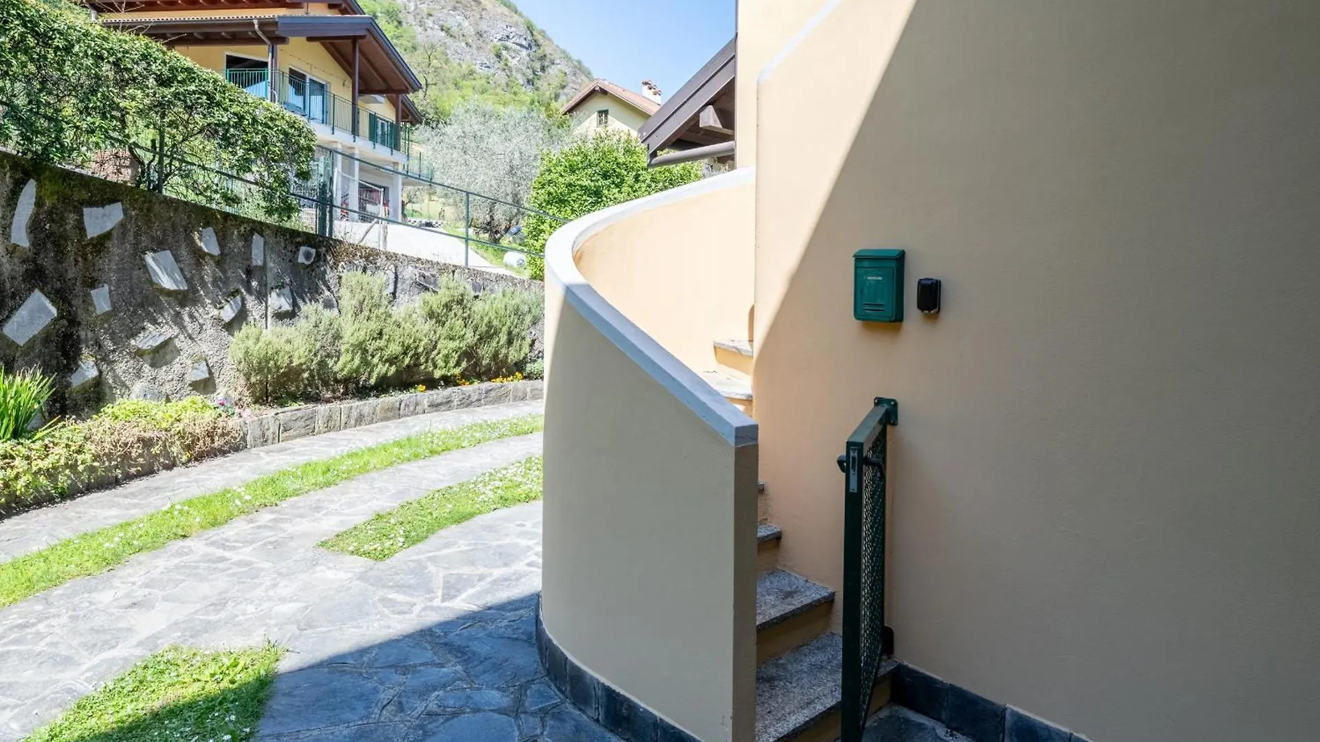 Oliveto Lario Casa Onno Con Vista Lago By Wonderful Italy
